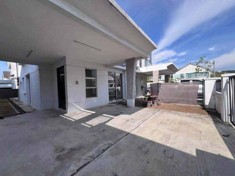 Semi-Detached House for Sale in Shah Alam (Selangor) - Wan Azima - Exterior - PropertyGuru.com.my