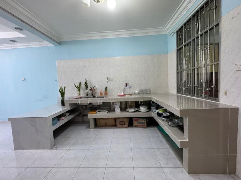 2.5-storey Terraced House for Rent in Perling (Johor) - Jeny Loo - Kitchen - PropertyGuru.com.my