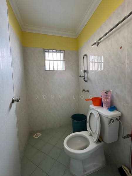 2.5-storey Terraced House for Rent in Perling (Johor) - Jeny Loo - Bathroom - PropertyGuru.com.my