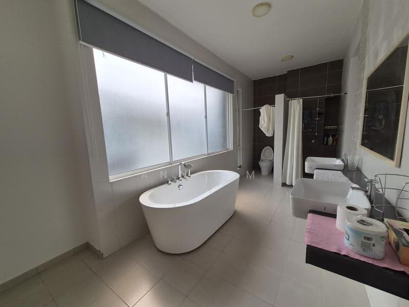 Rumah Teres 2-Tingkat untuk Disewa di Bemban (Melaka) - Ann Lim - Bathroom - PropertyGuru.com.my