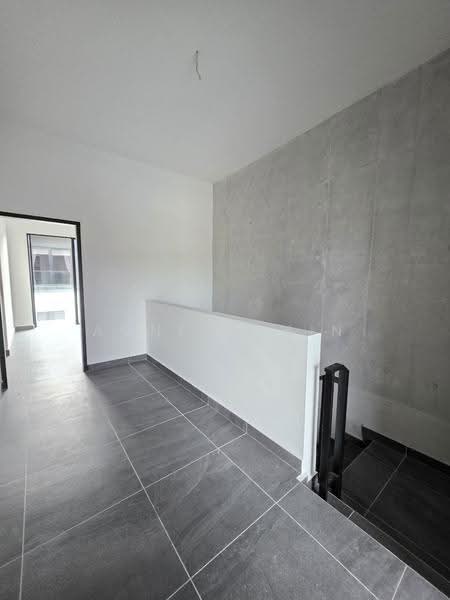 Rumah Teres 2-Tingkat untuk Dijual di Kulai (Johor) - Agnes Chin - Corridor - PropertyGuru.com.my