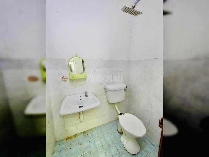 Rumah Teres untuk Disewa di Bandar Baru Salak Tinggi (Sepang) - Erin Yusof - Bathroom - PropertyGuru.com.my