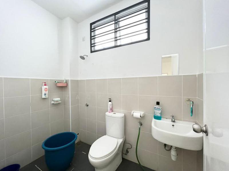 Rumah Teres 2-Tingkat untuk Dijual di Taman Bestari Perdana (Pasir Gudang) - Zack Chow - Bathroom - PropertyGuru.com.my