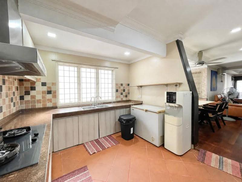 Rumah Teres untuk Dijual di Usj 2 (Subang Jaya) - Razlina Razali - Kitchen - PropertyGuru.com.my