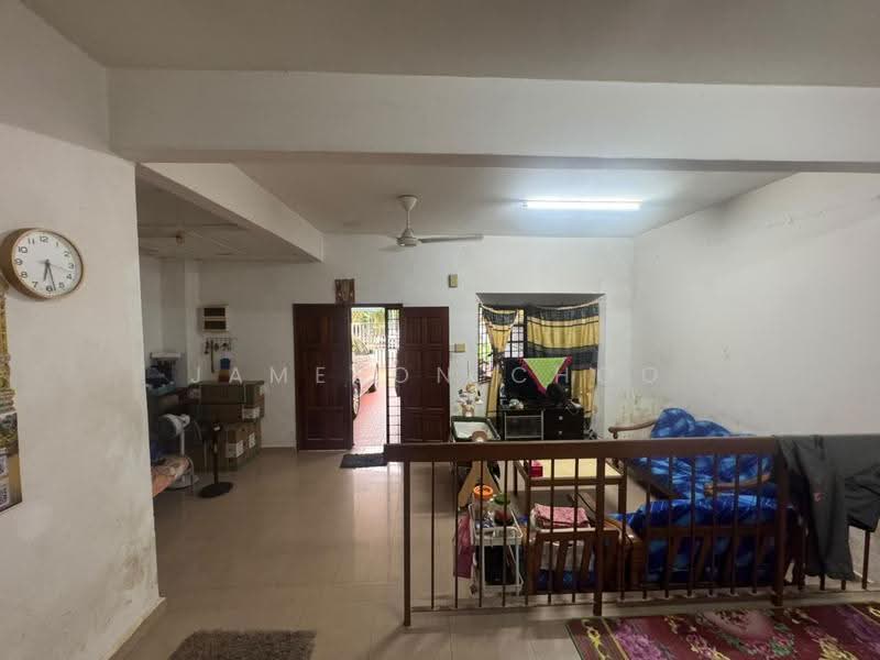 Rumah Teres 2-Tingkat untuk Dijual di Taman Tampoi Indah (Tampoi) - Jameson Choo - Living Room - PropertyGuru.com.my