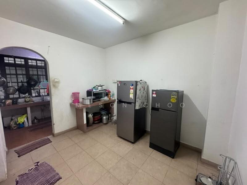 Rumah Teres 2-Tingkat untuk Dijual di Taman Tampoi Indah (Tampoi) - Jameson Choo - Kitchen - PropertyGuru.com.my