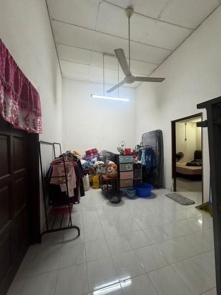 Rumah Teres 2-Tingkat untuk Dijual di Taman Tampoi Indah (Tampoi) - Jameson Choo - Bedroom - PropertyGuru.com.my