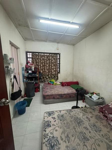 Rumah Teres 2-Tingkat untuk Dijual di Taman Tampoi Indah (Tampoi) - Jameson Choo - Bedroom - PropertyGuru.com.my