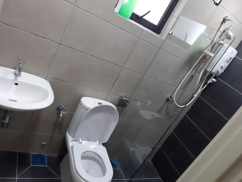 Kondominium untuk Disewa di Sutera Pines - Sam Yap - Bathroom - PropertyGuru.com.my