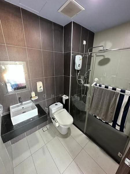 Service Residence for Rent at D'Secret Garden (Pangsapuri Kempas Indah) - John Sia - Bathroom - PropertyGuru.com.my