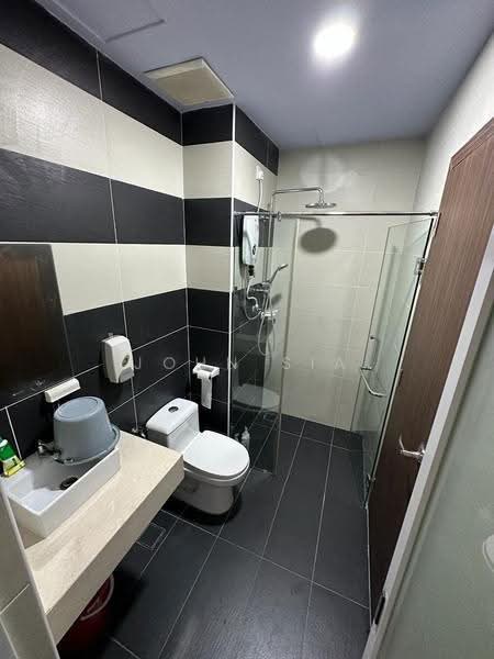 Service Residence for Rent at D'Secret Garden (Pangsapuri Kempas Indah) - John Sia - Bathroom - PropertyGuru.com.my