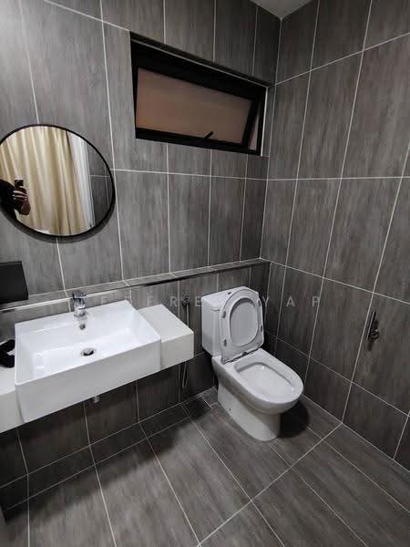 Kediaman Servis untuk Dijual di The Pulse Residence - Jeffrey Yap - Bathroom - PropertyGuru.com.my