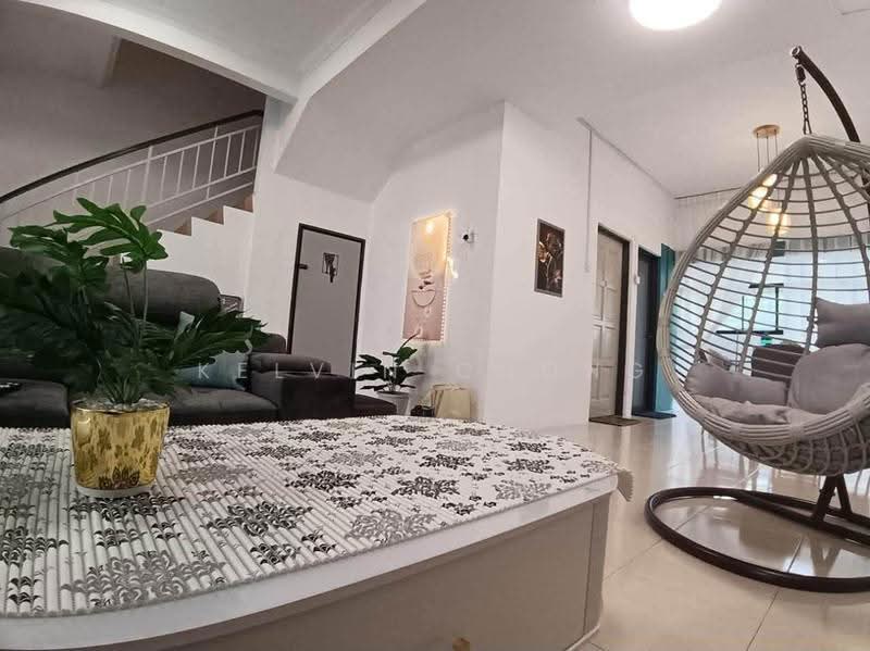 Rumah Teres 2-Tingkat untuk Disewa di Desa Tambun Indah (Tambun) - Kelvin Chong - Living Room - PropertyGuru.com.my