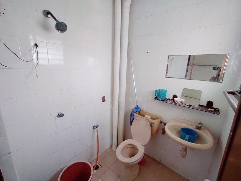 Apartment for Sale at Pangsapuri Subang Impian - SITI KHAIRIYAH JAAFAR - Bathroom - PropertyGuru.com.my