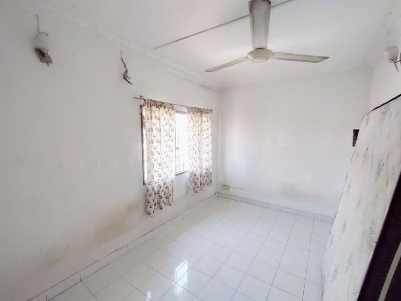 Apartment for Sale at Pangsapuri Subang Impian - SITI KHAIRIYAH JAAFAR - Bedroom - PropertyGuru.com.my