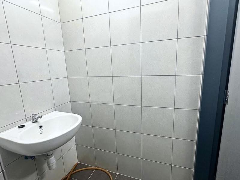 Factory for Rent in Batu Maung (Penang) - Max Ng - Bathroom - PropertyGuru.com.my