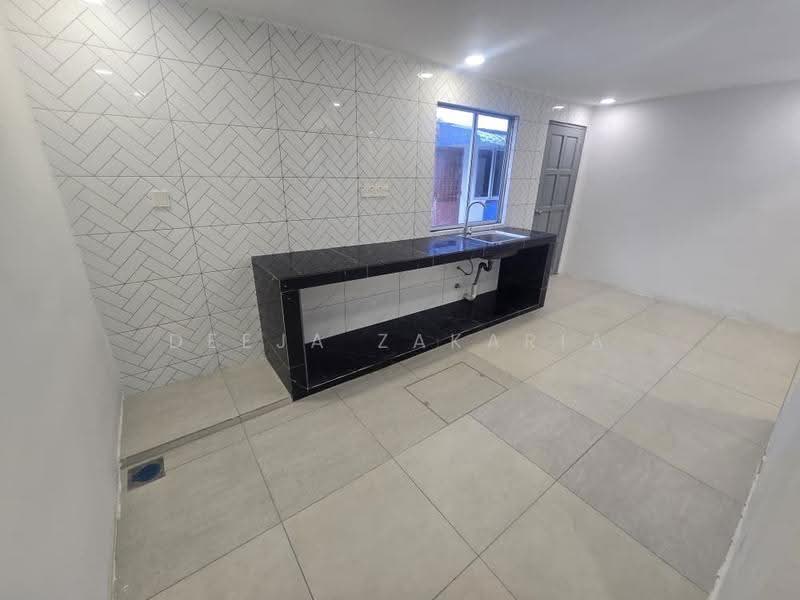 1-storey Terraced House for Sale in Taman Kelab Tuanku (Rantau) - Deeja Zakaria - Kitchen - PropertyGuru.com.my