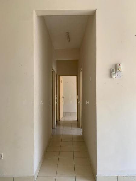 Apartment for Sale at Pangsapuri Seri Bintang - SITI KHAIRIYAH JAAFAR - Corridor - PropertyGuru.com.my