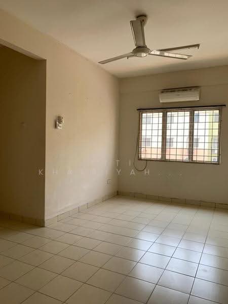 Apartment for Sale at Pangsapuri Seri Bintang - SITI KHAIRIYAH JAAFAR - Living Room - PropertyGuru.com.my