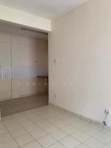 Apartment for Sale at Pangsapuri Seri Bintang - SITI KHAIRIYAH JAAFAR - Kitchen - PropertyGuru.com.my