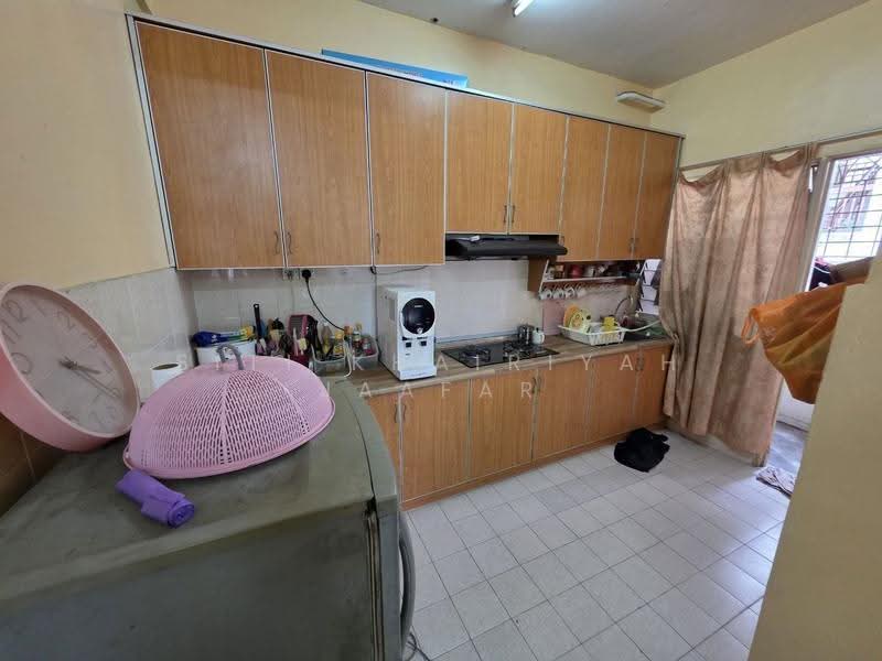 Apartment for Sale at Pangsapuri Seri Bintang - SITI KHAIRIYAH JAAFAR - Kitchen - PropertyGuru.com.my