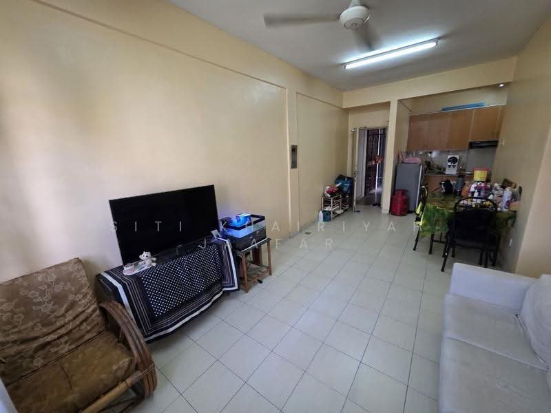 Apartment for Sale at Pangsapuri Seri Bintang - SITI KHAIRIYAH JAAFAR - Living Room - PropertyGuru.com.my