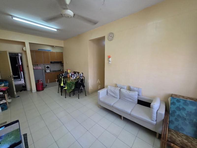 Apartment for Sale at Pangsapuri Seri Bintang - SITI KHAIRIYAH JAAFAR - Living Room - PropertyGuru.com.my