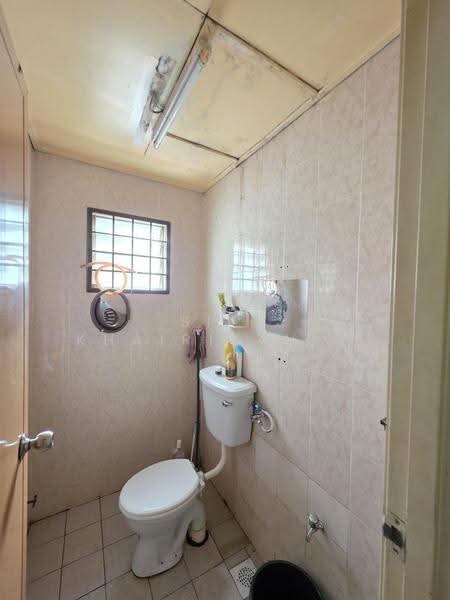 Apartment for Sale at Pangsapuri Seri Bintang - SITI KHAIRIYAH JAAFAR - Bathroom - PropertyGuru.com.my