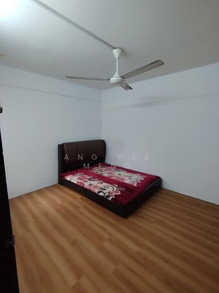 Flat for Sale at Rumah Pangsa Sri Orkid (Ehsan Jaya) - Ang Wee Meng - Bedroom - PropertyGuru.com.my