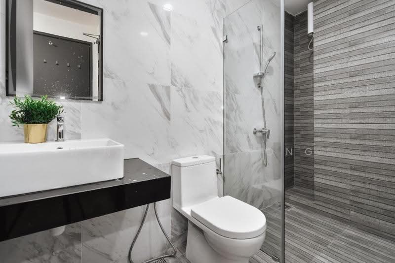 Kediaman Servis untuk Disewa di Emporis - Ming Ming Wong - Bathroom - PropertyGuru.com.my