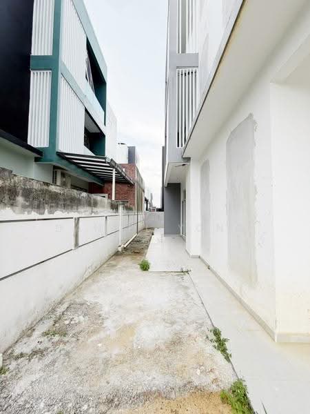 Semi-Detached House for Sale in Skudai (Johor) - Daniel Yong - Exterior - PropertyGuru.com.my