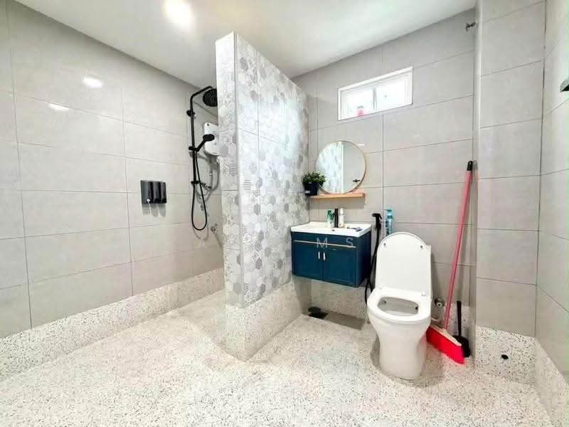 2-storey Terraced House for Sale in Mutiara Rini (Skudai) - Arif MS - Bathroom - PropertyGuru.com.my