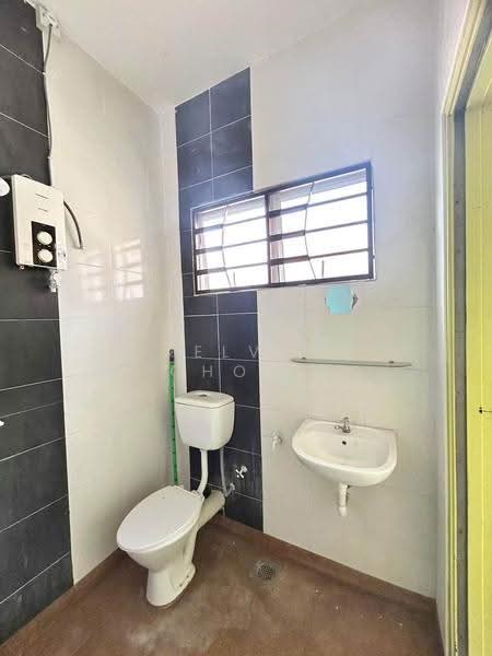 2-storey Terraced House for Rent in Taman Menglembu Impiana Adril (Menglembu) - Kelvin Chong - Bathroom - PropertyGuru.com.my
