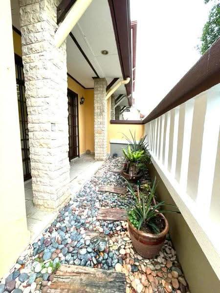Rumah Teres 2-Tingkat untuk Dijual di Bukit Jelutong (Shah Alam) - Jik Wafa - Exterior - PropertyGuru.com.my