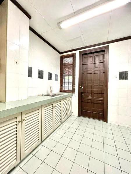 Rumah Teres 2-Tingkat untuk Dijual di Bukit Jelutong (Shah Alam) - Jik Wafa - Kitchen - PropertyGuru.com.my