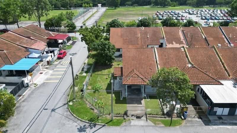 Rumah Teres 1-Tingkat untuk Dijual di Bandar Saujana Putra (Tanjong Duabelas) - Tasya Ruslan - Exterior - PropertyGuru.com.my