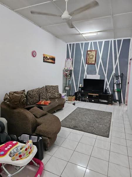 Rumah Teres untuk Dijual di Bandar Seremban Selatan (Seremban) - Deeja Zakaria - Living Room - PropertyGuru.com.my