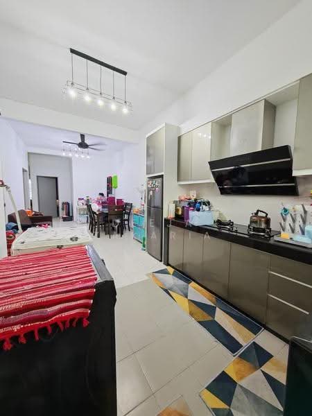 Rumah Teres untuk Dijual di Taman Pinggiran Senawang (Sungai Gadut) - Deeja Zakaria - Kitchen - PropertyGuru.com.my
