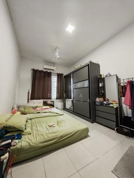 Rumah Teres untuk Dijual di Taman Pinggiran Senawang (Sungai Gadut) - Deeja Zakaria - Bedroom - PropertyGuru.com.my