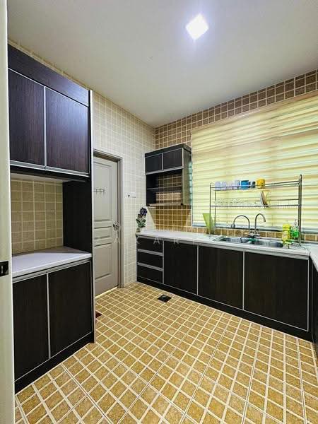 2-storey Terraced House for Sale in Bandar Warisan Puteri (Ampangan) - Deeja Zakaria - Kitchen - PropertyGuru.com.my