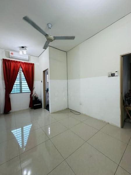 2-storey Terraced House for Sale in Bandar Warisan Puteri (Ampangan) - Deeja Zakaria - Living Room - PropertyGuru.com.my