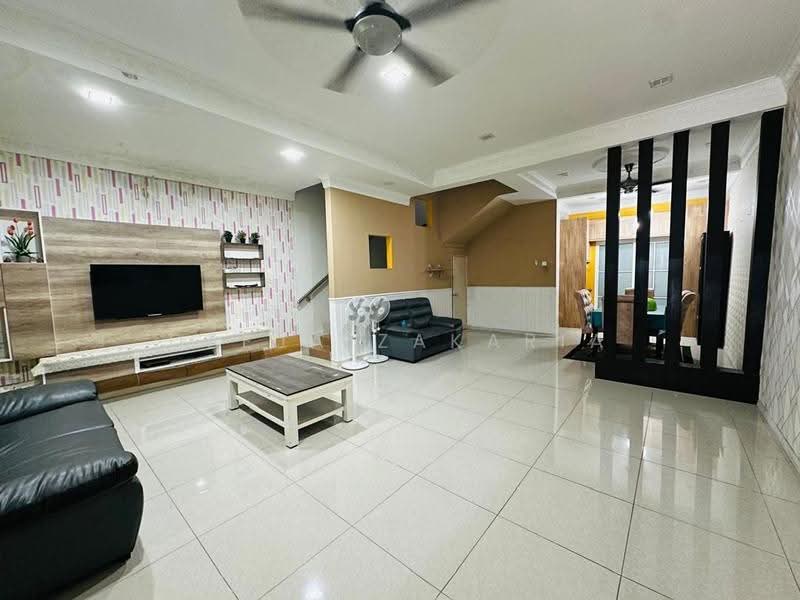 2-storey Terraced House for Sale in Bandar Warisan Puteri (Ampangan) - Deeja Zakaria - Living Room - PropertyGuru.com.my