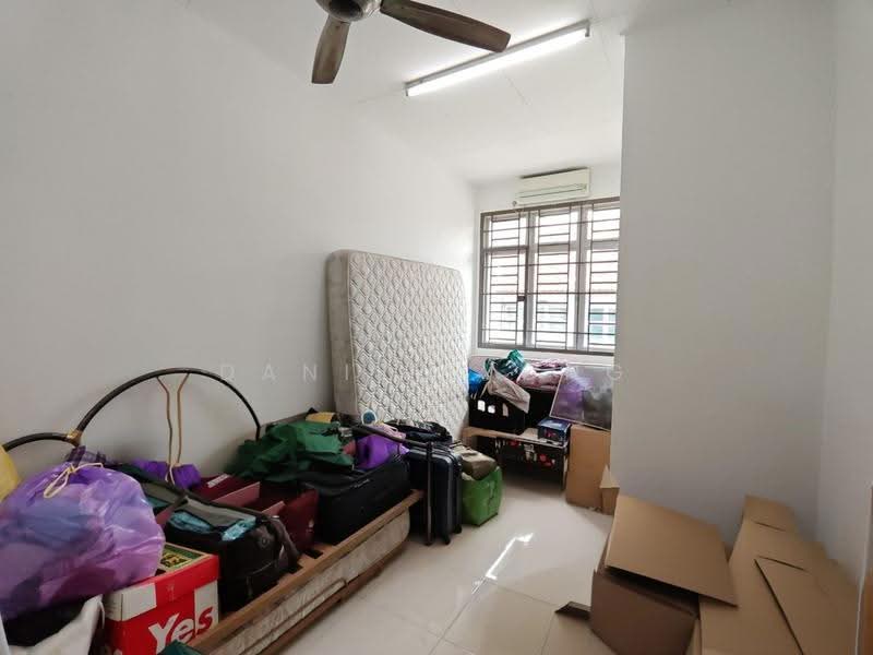 Rumah Teres 2-Tingkat untuk Dijual di Ehsan Jaya (Johor Bahru) - Daniel Yong - Bedroom - PropertyGuru.com.my