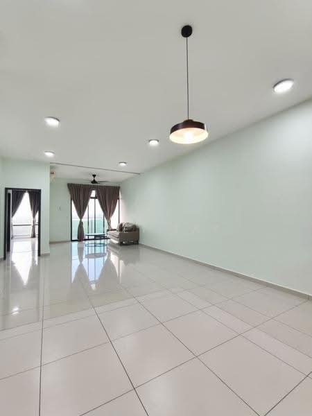 Kondominium untuk Disewa di Taman Bayu Puteri - Joey Tay - Living Room - PropertyGuru.com.my