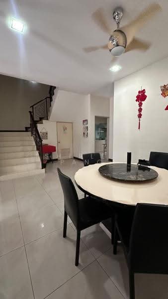 Rumah Teres 2-Tingkat untuk Dijual di Taman Kempas Utama (Tebrau) - Shirley Pang - Dining Room - PropertyGuru.com.my