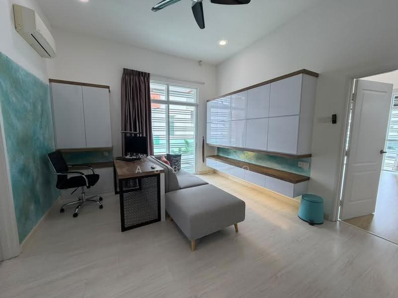 Rumah Berkembar untuk Dijual di Bukit Baru (Melaka) - Abby Ho - Study - PropertyGuru.com.my