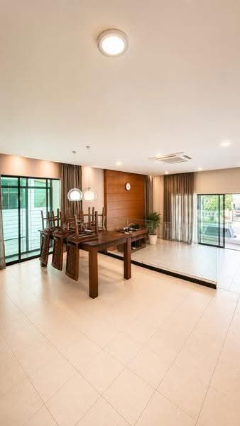 Semi-Detached House for Sale in Taman Bukit Sepangar (Kota Kinabalu) - ANNE CHIN - Dining Room - PropertyGuru.com.my