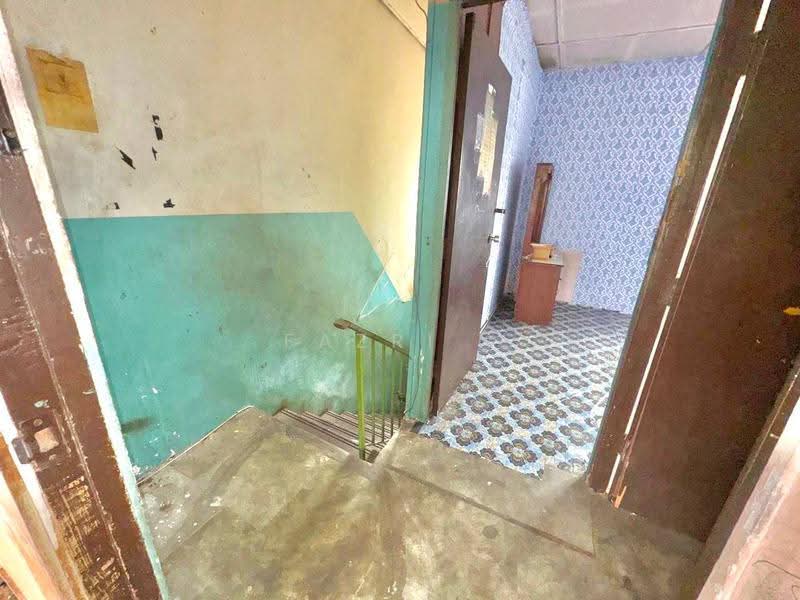 2-storey Terraced House for Sale in Taman Sri Tanjung (Semenyih) - Fazri . - Entrance - PropertyGuru.com.my