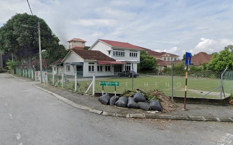 Bungalow House for Rent in Taman Chateau (Ipoh) - Datuk Lee Heng - Exterior - PropertyGuru.com.my