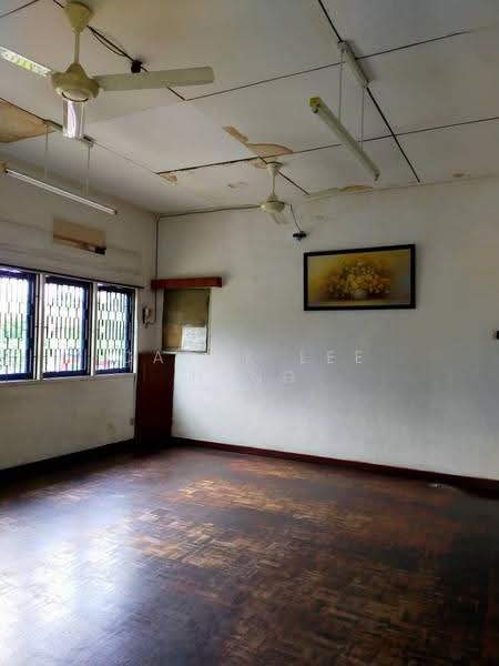 Bungalow House for Rent in Taman Chateau (Ipoh) - Datuk Lee Heng - Interior - PropertyGuru.com.my